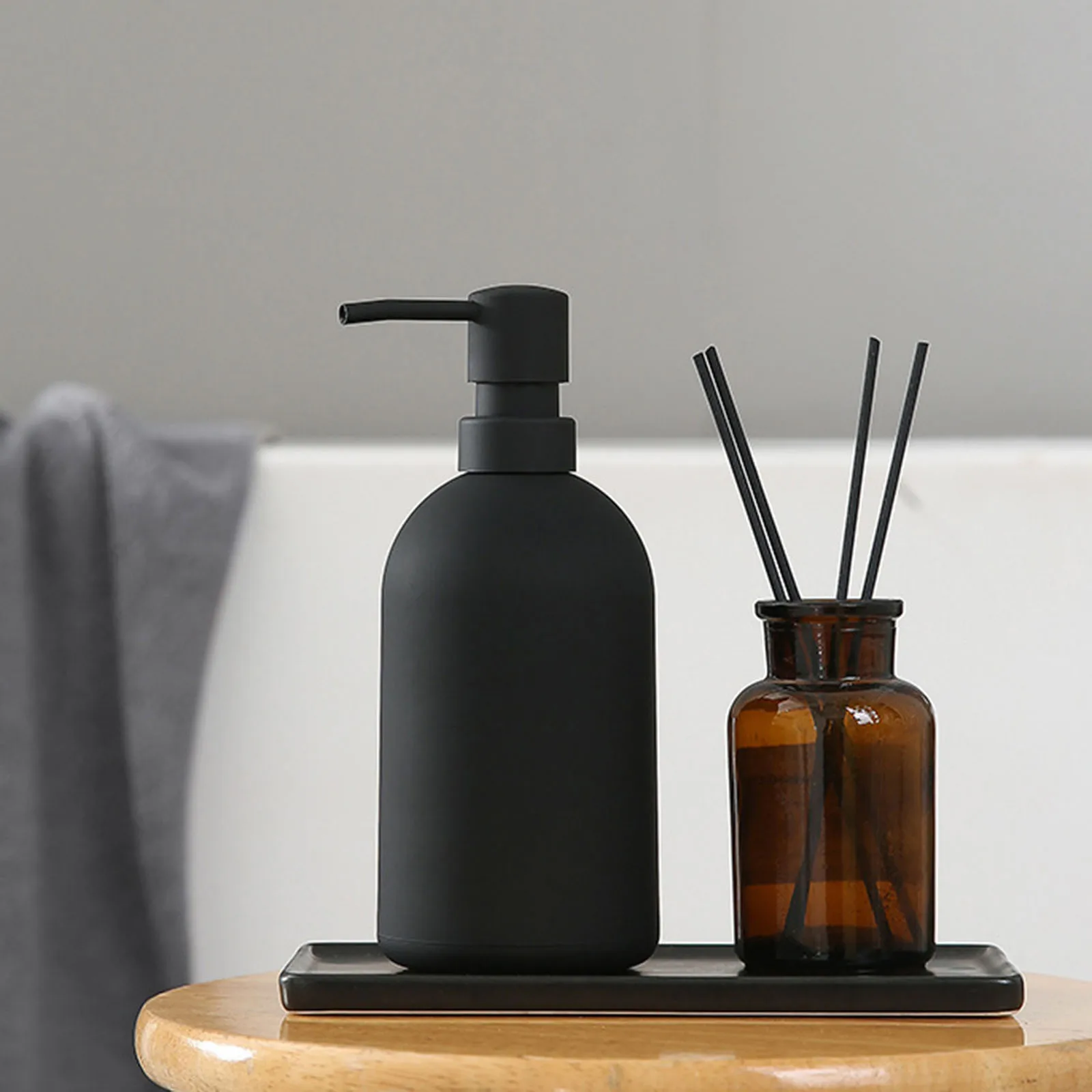 distributeur liquide noir mat